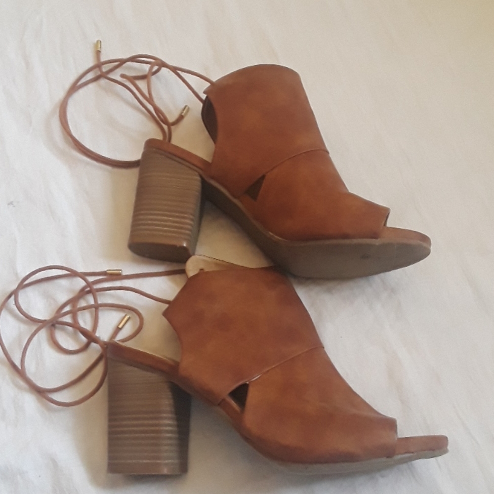Kenneth Cole Reaction Heeled Sandals